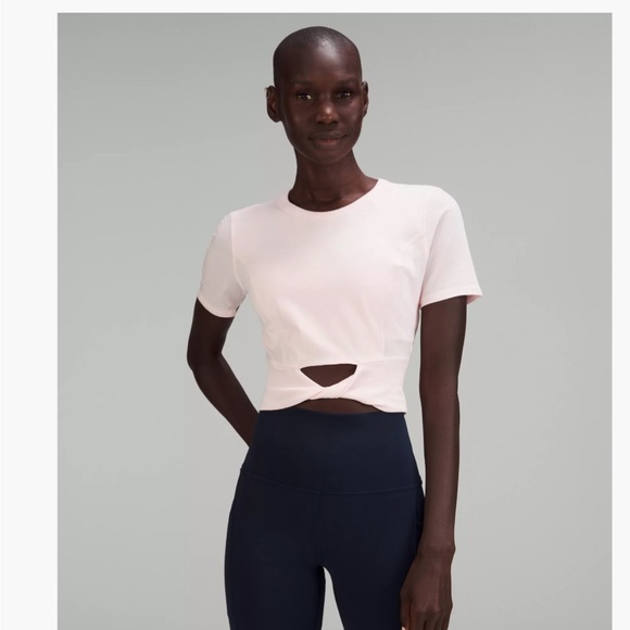 Lululemon size 4 CROPPED COTTON RIBBED T-SHIRT excellent condition never worn - Picture 4 of 4